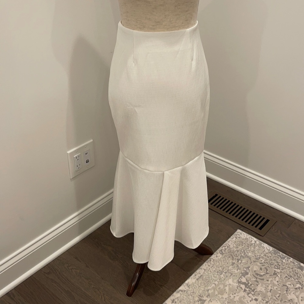 Gorgeous white midi skirt